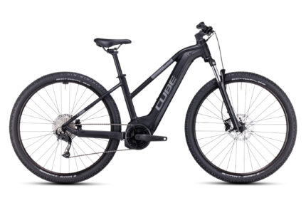 VTT Électrique Semi-Rigide Cube Reaction Hybrid Performance 500 Trapeze Shimano Alivio 9V 500 Wh 29'' Noir 2023